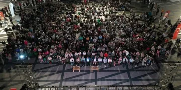 Böyle düğün görülmedi, anne deveye sünnet çocuğu Midilliye bindi