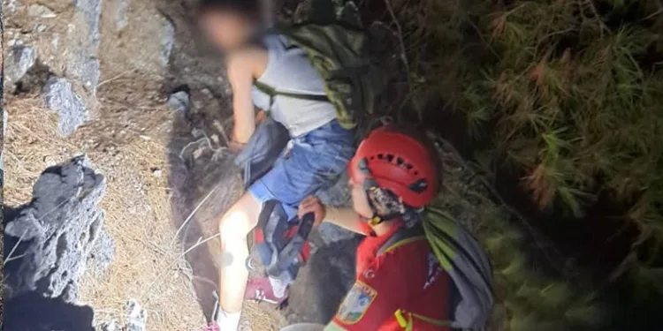 Ayvacık açıklarında 18’i çocuk 32 düzensiz göçmen yakalandı