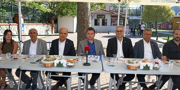 Camide korkutan yangın
