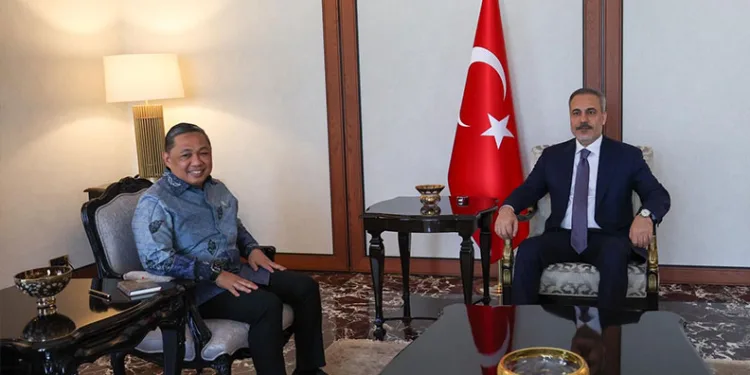 Tayland-Kamboçya arasında yine ateşkeş yapıldı
