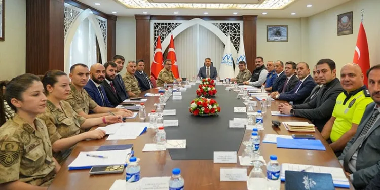 Köprü inşaatında düşen işçi tedavi gördüğü hastanede hayatını kaybetti