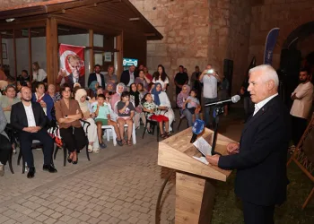Karagöz, doğduğu şehirde yaşıyor