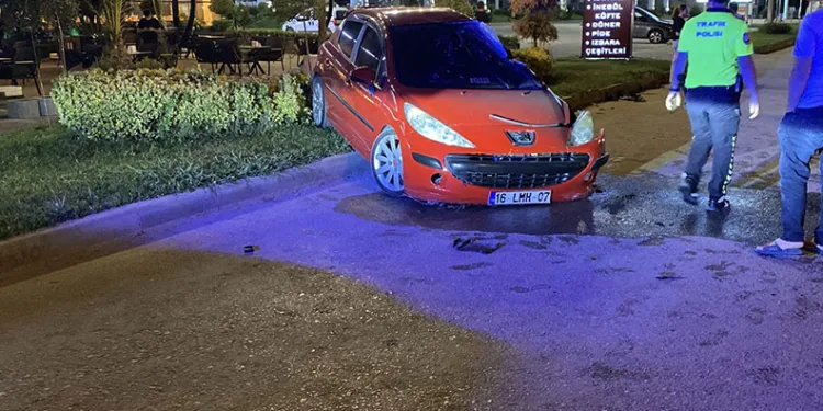 Bursa’da kontrolden çıkan otomobil takla attı: 1 yaralı