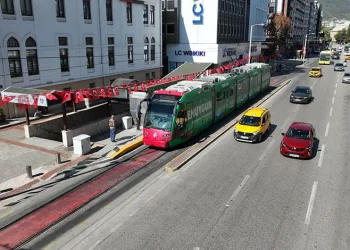 Bursa’da polisi peşine takan motosikletli, kaza yapınca yakalandı