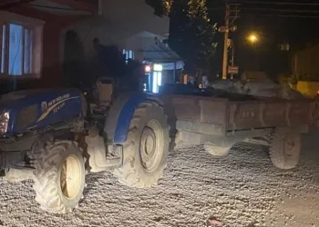 Bursa’da babasının kullandığı traktörün önüne atlayan çocuk ağır yaralandı