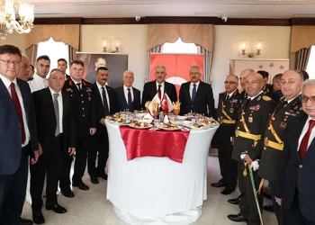 Osmangazi’de 8 bin 24 çocuk yüzme keyfi yaşadı