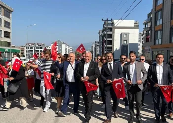 Nilüfer’de coşkulu 30 Ağustos Zafer Bayramı yürüyüşü