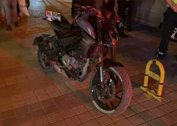 Bursa’da polisi peşine takan motosikletli, kaza yapınca yakalandı