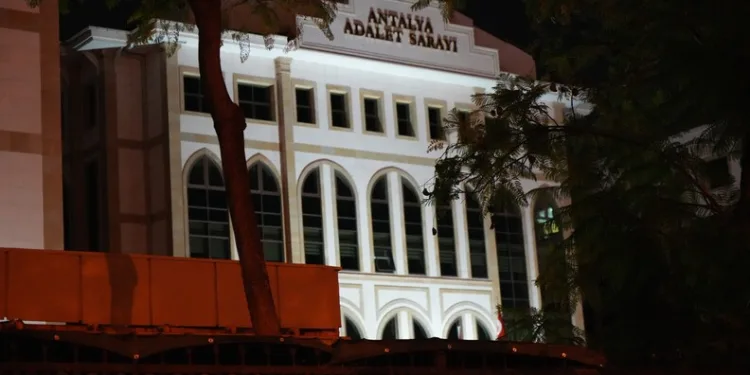 Telefon dolandırıcıları 85 bin 400 dolar ile yakalandı