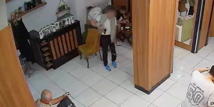 Tırla çarpışan motosikletteki 4 yaşındaki çocuk, 7 günlük yaşam mücadelesini kaybetti