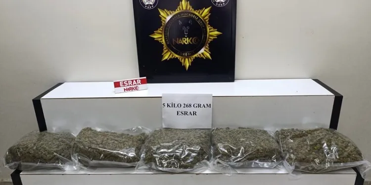Tırla çarpışan motosikletteki 4 yaşındaki çocuk, 7 günlük yaşam mücadelesini kaybetti