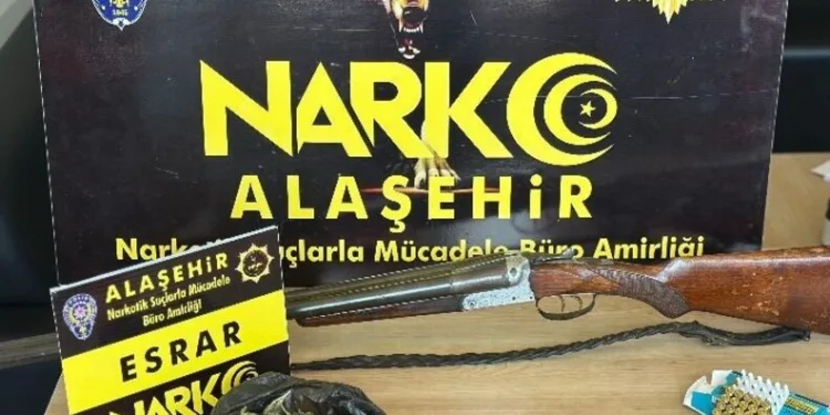 Kırklareli’nde anızlık alanda çıkan yangın ağaçlık alana sıçradı: Avrupa otoyolu ulaşıma kapandı