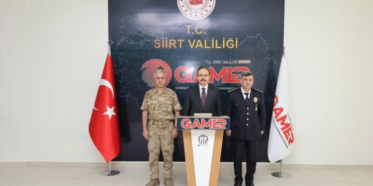 Kırklareli’nde anızlık alanda çıkan yangın ağaçlık alana sıçradı: Avrupa otoyolu ulaşıma kapandı