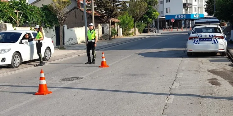 İmranlı’nın ilk kadın kaymakamı göreve başladı