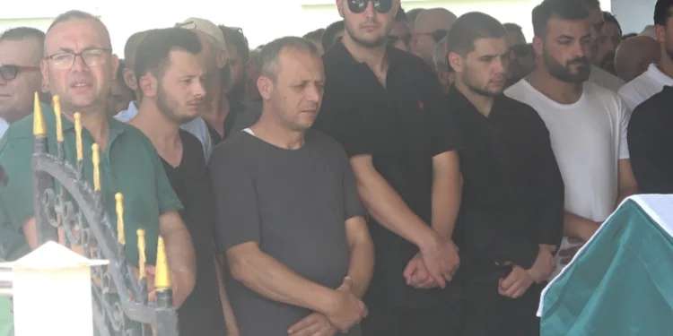 Yalova’da trafik kazasında ölen genç son yolculuğuna uğurlandı