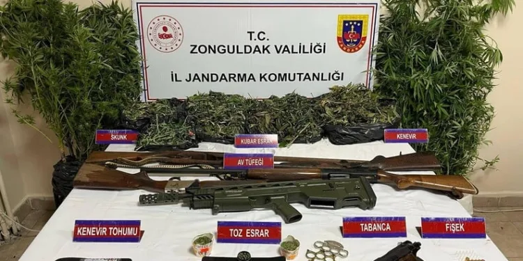 Yalova’da trafik kazasında ölen genç son yolculuğuna uğurlandı