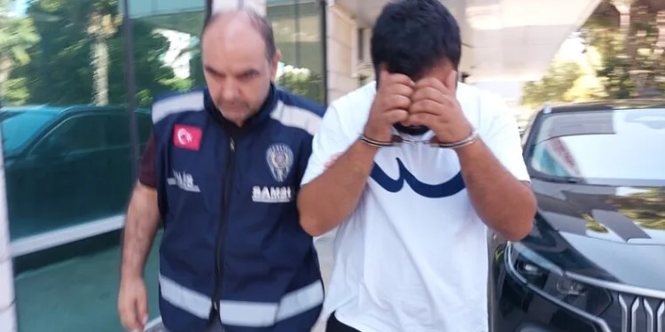 Kahramanmaraş’ta hasarlı bina böyle yıkıldı