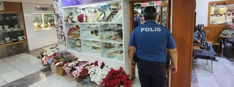 Kahramanmaraş’ta hasarlı bina böyle yıkıldı
