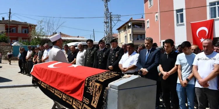 Kahramanmaraş’ta hasarlı bina böyle yıkıldı