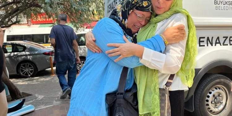 Hatay’da ev yangını: Anne kurtarılırken, 3 yaşındaki çocuk hastaneye kaldırıldı