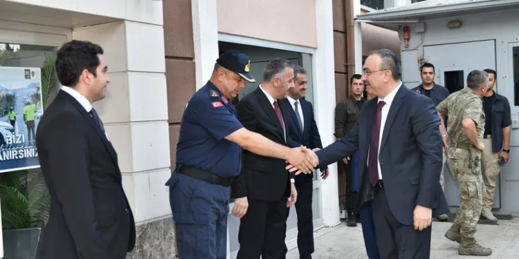 Hatay’da ev yangını: Anne kurtarılırken, 3 yaşındaki çocuk hastaneye kaldırıldı