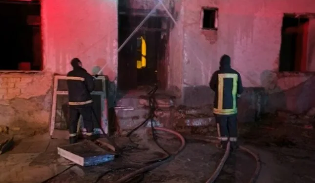 Hatay’da ev yangını: Anne kurtarılırken, 3 yaşındaki çocuk hastaneye kaldırıldı