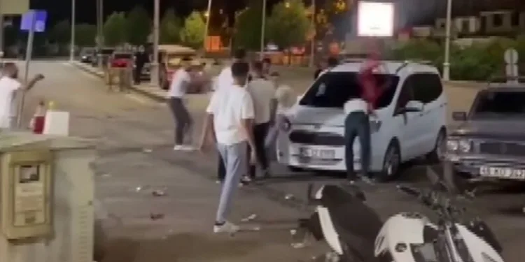 Gevaş’ta zincirleme kaza: 1 yaralı
