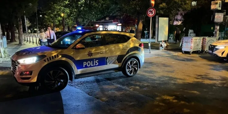 Çorum’da sokak ortasında silahlı saldırıya uğrayan adam bacağından yaralandı
