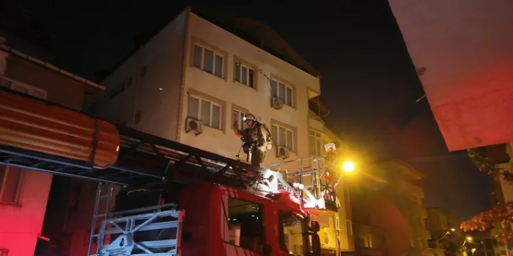 Çorum’da sokak ortasında silahlı saldırıya uğrayan adam bacağından yaralandı