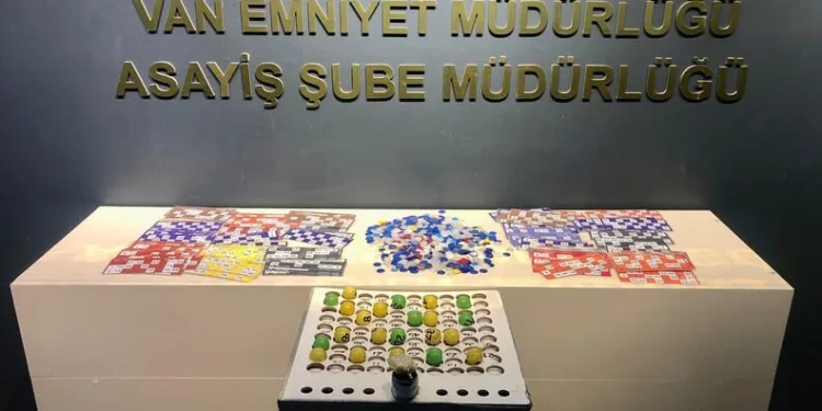 Milli Savunma Bakanı Güler, Yüksekova Kadın Futbol Takımı ile bir araya geldi
