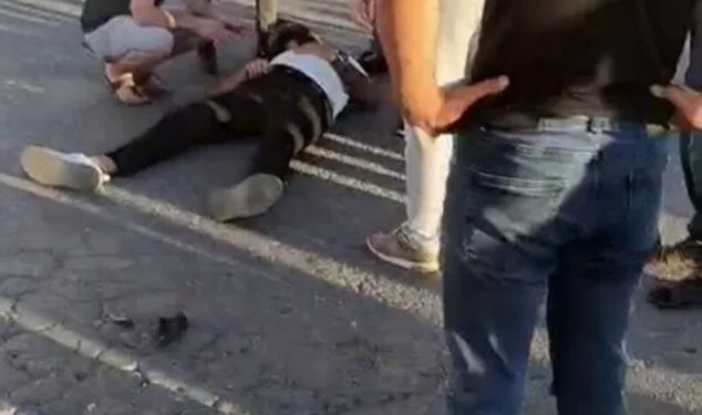 Milli Savunma Bakanı Güler, Yüksekova Kadın Futbol Takımı ile bir araya geldi