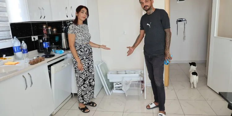 Buzdolabını servise gönderdi, başına gelmeyen kalmadı