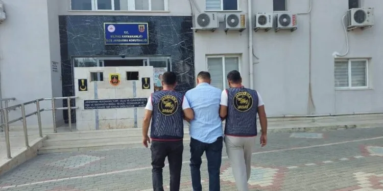 Buzdolabını servise gönderdi, başına gelmeyen kalmadı