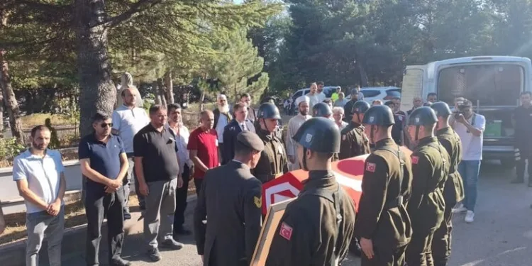Araçta 25 kilogram kaçak tütünle yakalanan şüpheliye işlem yapıldı