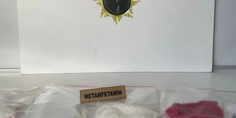 Araçta 25 kilogram kaçak tütünle yakalanan şüpheliye işlem yapıldı