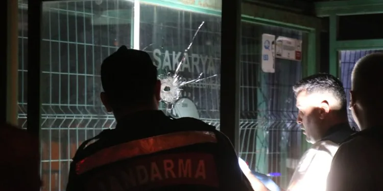 Ormana sıçrayan yangın söndürüldü