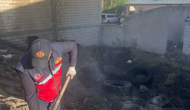 Yüksekova’da anız yangını: “4 bin bağ ot kül oldu”