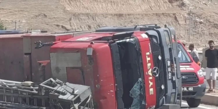 Yüksekova’da anız yangını: “4 bin bağ ot kül oldu”
