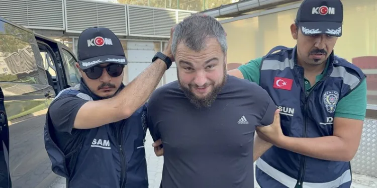 Karaman’da otomobille elektrikli bisiklet çarpıştı: 2 yaralı