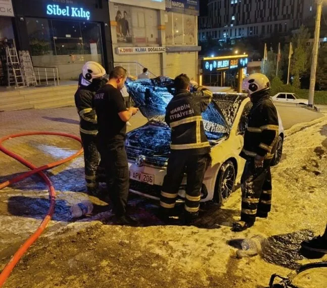 Karaman’da otomobille elektrikli bisiklet çarpıştı: 2 yaralı