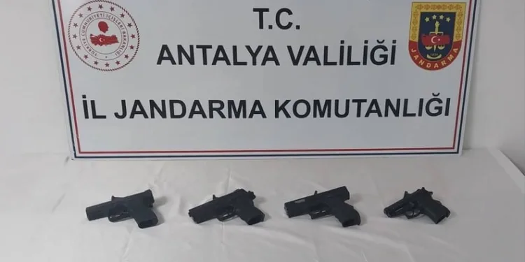 Antalya’da 72 saatte 184 aranan şahıs yakalandı