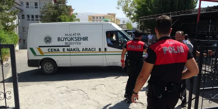 Kayıp kız çocuğu inşaatın önünde ölü bulundu
