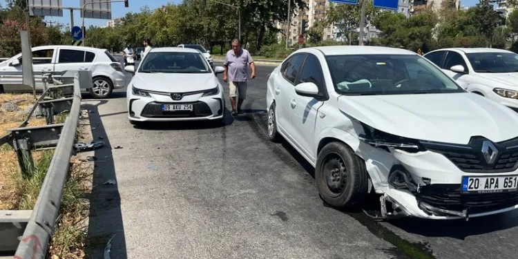 Muş’ta hemzemin geçitte kaza: 2 yaralı