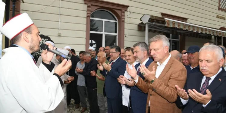 Boğaz’da kaybolan Rus yüzücü için AFAD ekipleri dronla arama yaptı