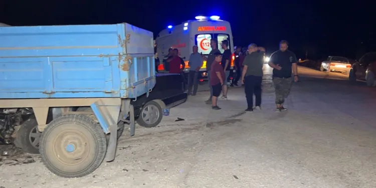 Burdur’da otomobil ile traktör çarpıştı