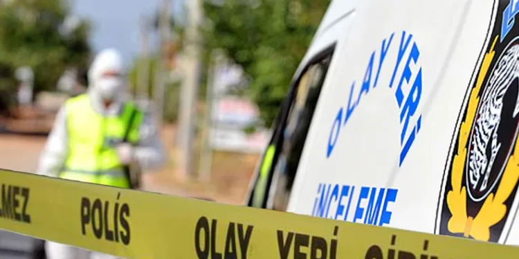 Tartıştığı 2 kişiyi öldürüp kaçtı