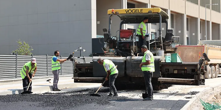 Balkan Mahallesi’nde yollar asfaltlanıyor