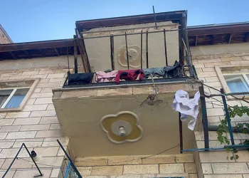 Balkondan düşen çocuk hayatını kaybetti