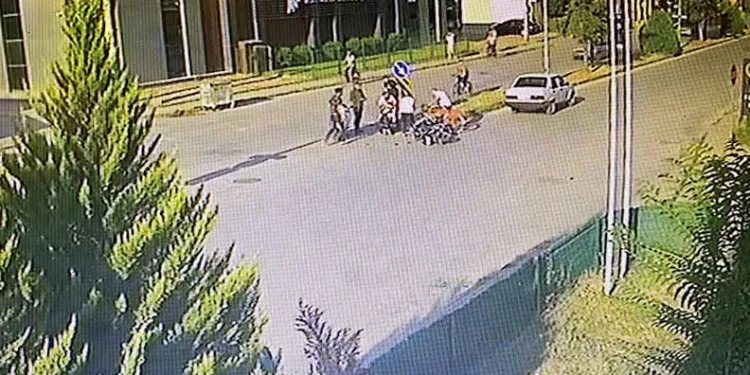 Bursa’da motosiklet sürücüsü kamyonetle çarpıştı