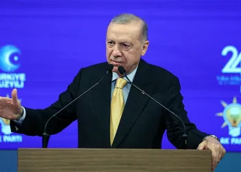 “AK Parti ailesini yeni katılımlarla büyüteceğiz”